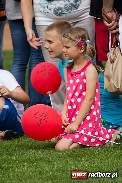 Zdjęcie w galerii na portalu naszraciborz.pl: Dzieci bawiły się z Majką Jeżowską wiadomości z regionu