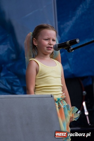 Zdjęcie w galerii na portalu naszraciborz.pl: Dzieci bawiły się z Majką Jeżowską wiadomości z regionu