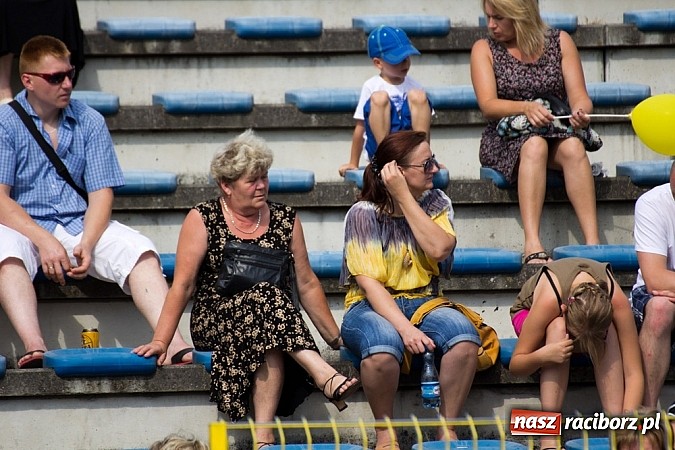 Zdjęcie w galerii na portalu naszraciborz.pl: Dzieci bawiły się z Majką Jeżowską wiadomości z regionu