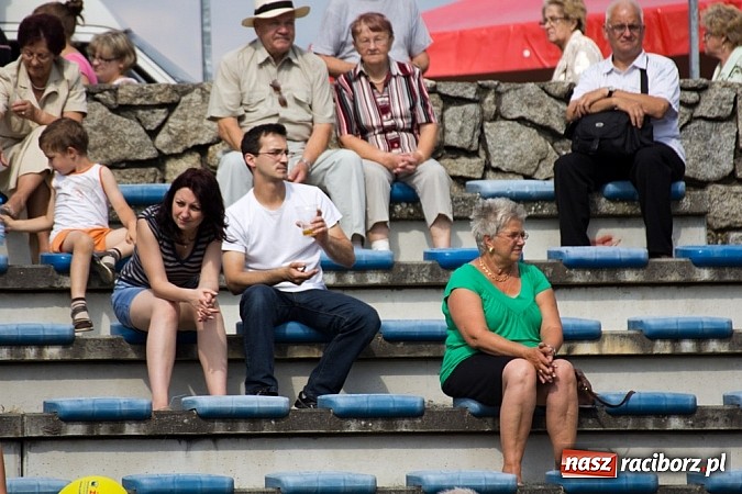 Zdjęcie w galerii na portalu naszraciborz.pl: Dzieci bawiły się z Majką Jeżowską wiadomości z regionu