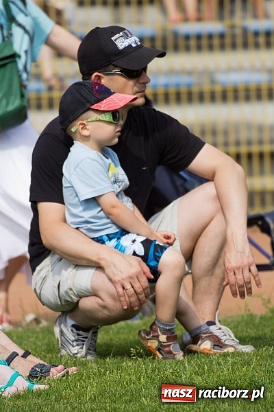 Zdjęcie w galerii na portalu naszraciborz.pl: Dzieci bawiły się z Majką Jeżowską wiadomości z regionu