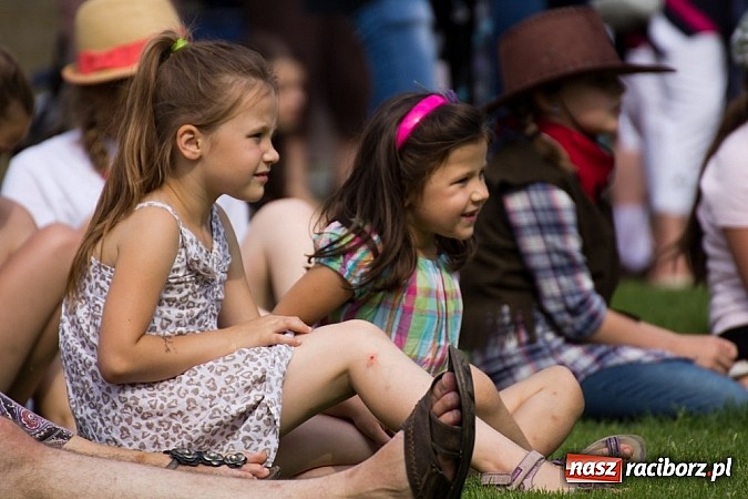 Zdjęcie w galerii na portalu naszraciborz.pl: Dzieci bawiły się z Majką Jeżowską wiadomości z regionu