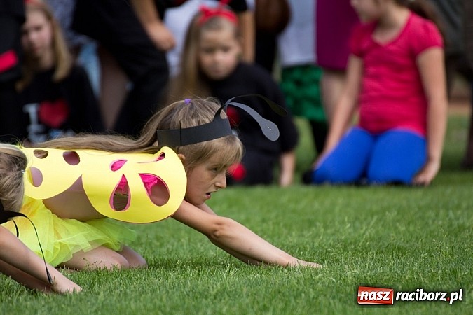 Zdjęcie w galerii na portalu naszraciborz.pl: Dzieci bawiły się z Majką Jeżowską wiadomości z regionu