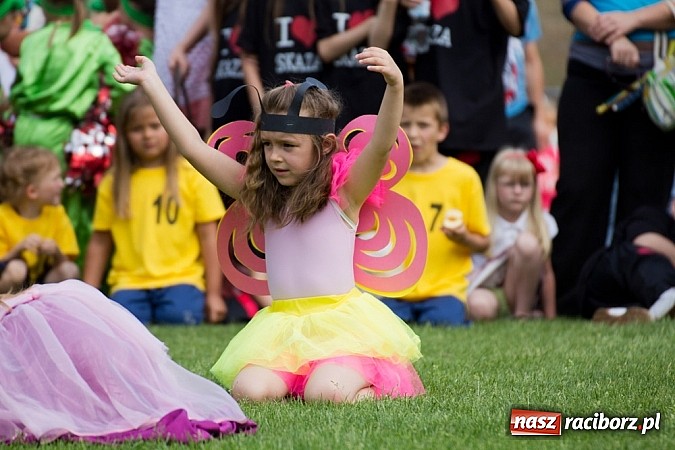 Zdjęcie w galerii na portalu naszraciborz.pl: Dzieci bawiły się z Majką Jeżowską wiadomości z regionu