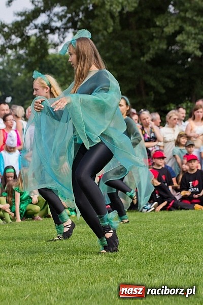 Zdjęcie w galerii na portalu naszraciborz.pl: Dzieci bawiły się z Majką Jeżowską wiadomości z regionu