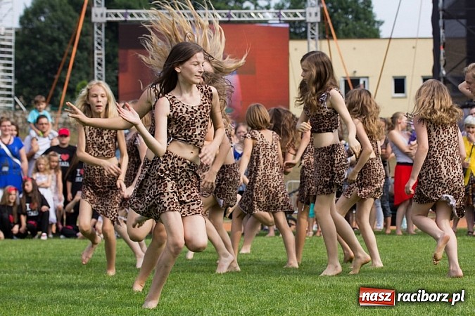 Zdjęcie w galerii na portalu naszraciborz.pl: Dzieci bawiły się z Majką Jeżowską wiadomości z regionu