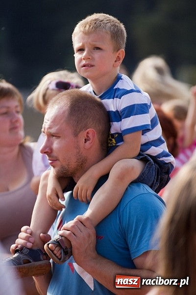 Zdjęcie w galerii na portalu naszraciborz.pl: Dzieci bawiły się z Majką Jeżowską wiadomości z regionu