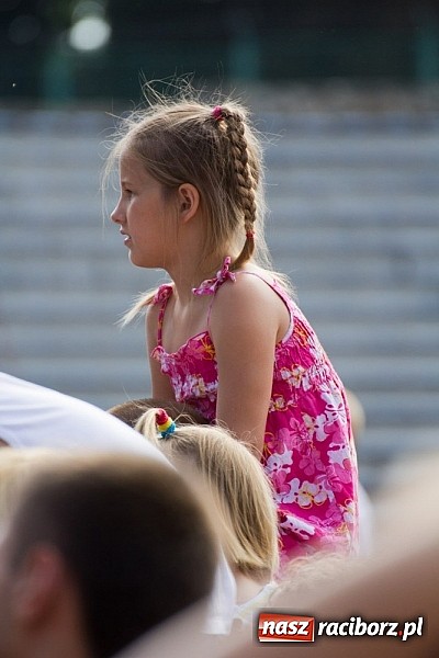 Zdjęcie w galerii na portalu naszraciborz.pl: Dzieci bawiły się z Majką Jeżowską wiadomości z regionu