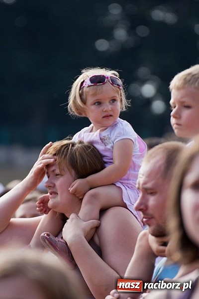 Zdjęcie w galerii na portalu naszraciborz.pl: Dzieci bawiły się z Majką Jeżowską wiadomości z regionu