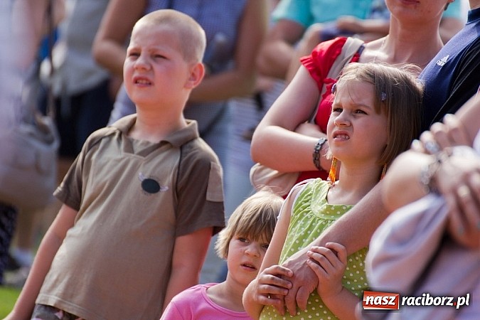 Zdjęcie w galerii na portalu naszraciborz.pl: Dzieci bawiły się z Majką Jeżowską wiadomości z regionu