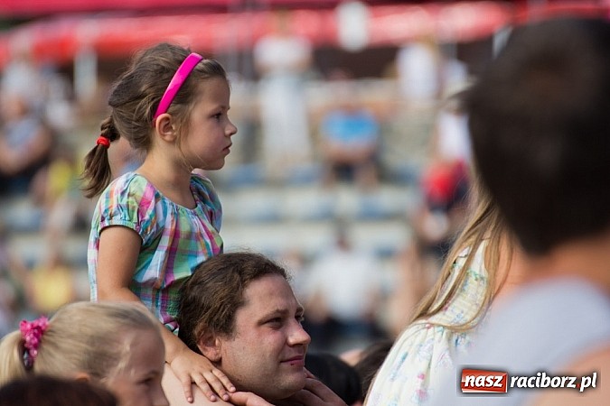 Zdjęcie w galerii na portalu naszraciborz.pl: Dzieci bawiły się z Majką Jeżowską wiadomości z regionu
