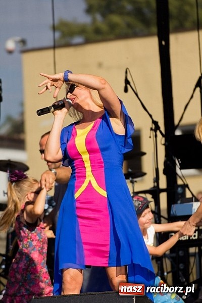 Zdjęcie w galerii na portalu naszraciborz.pl: Dzieci bawiły się z Majką Jeżowską wiadomości z regionu