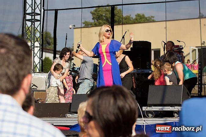 Zdjęcie w galerii na portalu naszraciborz.pl: Dzieci bawiły się z Majką Jeżowską wiadomości z regionu