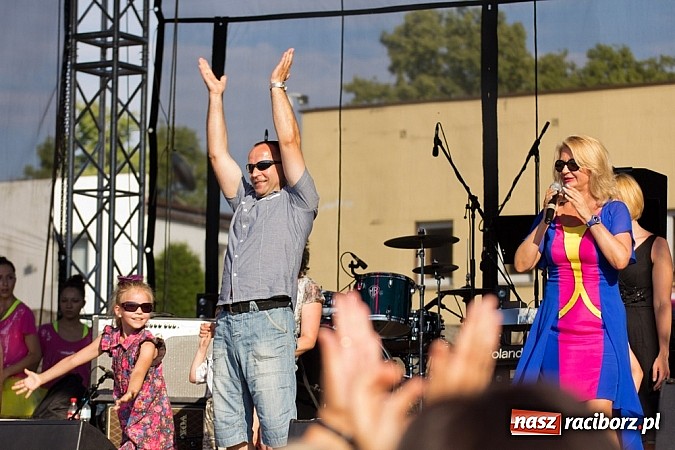 Zdjęcie w galerii na portalu naszraciborz.pl: Dzieci bawiły się z Majką Jeżowską wiadomości z regionu