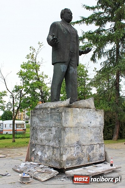 Zdjęcie w galerii na portalu naszraciborz.pl: Arka Bożek szykuje się do przeprowadzki wiadomości z regionu