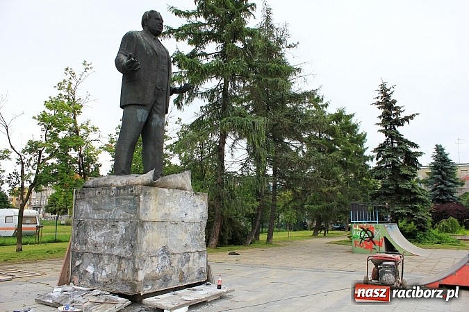 Zdjęcie w galerii na portalu naszraciborz.pl: Arka Bożek szykuje się do przeprowadzki wiadomości z regionu