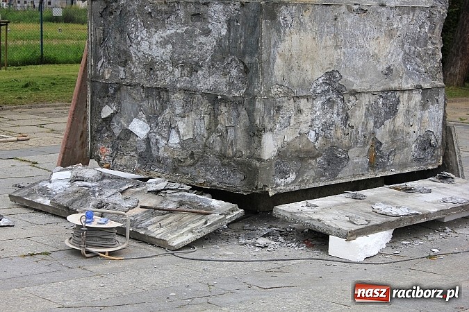 Zdjęcie w galerii na portalu naszraciborz.pl: Arka Bożek szykuje się do przeprowadzki wiadomości z regionu