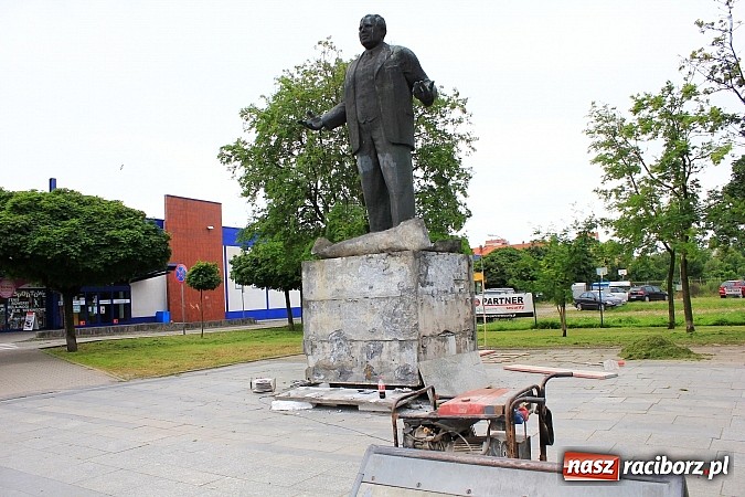 Zdjęcie w galerii na portalu naszraciborz.pl: Arka Bożek szykuje się do przeprowadzki wiadomości z regionu