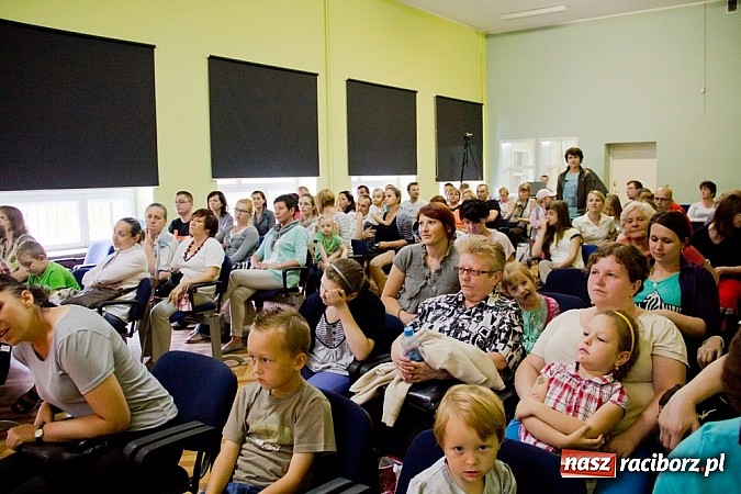 Zdjęcie w galerii na portalu naszraciborz.pl: W MDK-u podsumowali rok szkolny wiadomości z regionu