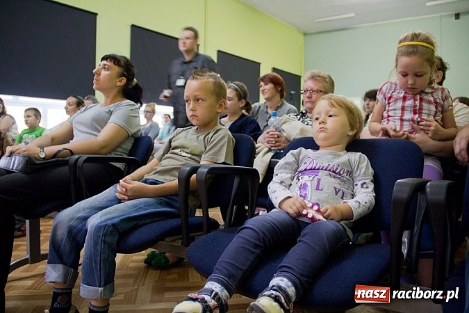 Zdjęcie w galerii na portalu naszraciborz.pl: W MDK-u podsumowali rok szkolny wiadomości z regionu