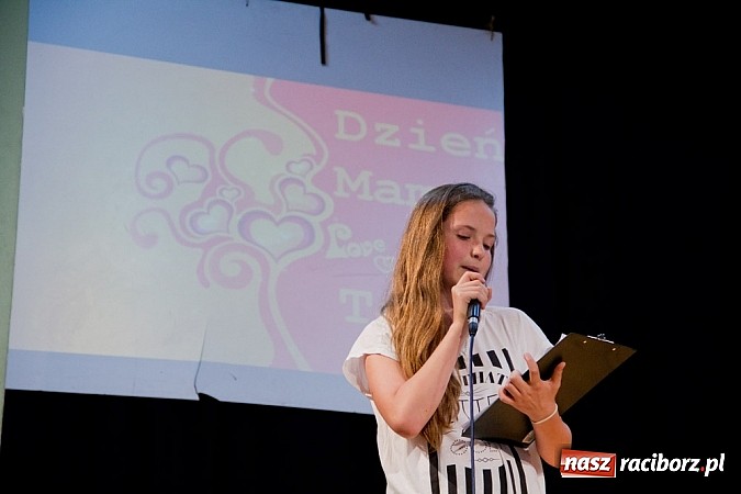 Zdjęcie w galerii na portalu naszraciborz.pl: W MDK-u podsumowali rok szkolny wiadomości z regionu