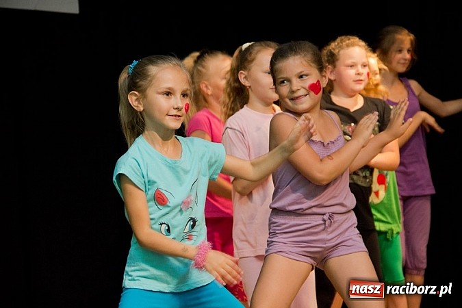 Zdjęcie w galerii na portalu naszraciborz.pl: W MDK-u podsumowali rok szkolny wiadomości z regionu