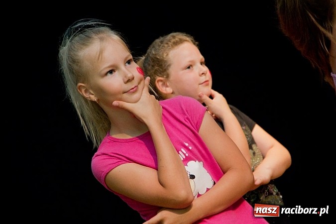 Zdjęcie w galerii na portalu naszraciborz.pl: W MDK-u podsumowali rok szkolny wiadomości z regionu