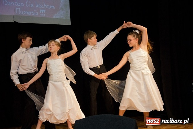 Zdjęcie w galerii na portalu naszraciborz.pl: W MDK-u podsumowali rok szkolny wiadomości z regionu