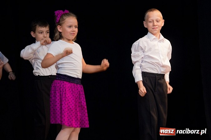 Zdjęcie w galerii na portalu naszraciborz.pl: W MDK-u podsumowali rok szkolny wiadomości z regionu