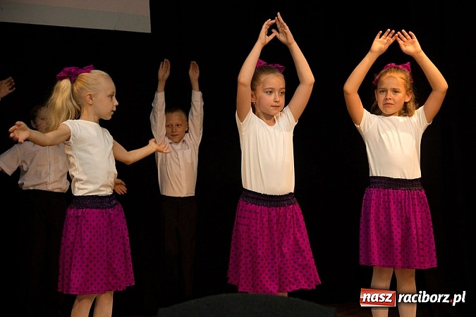 Zdjęcie w galerii na portalu naszraciborz.pl: W MDK-u podsumowali rok szkolny wiadomości z regionu