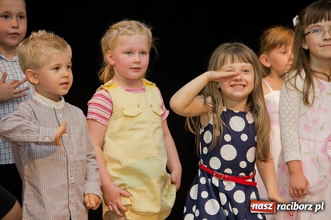 Zdjęcie w galerii na portalu naszraciborz.pl: W MDK-u podsumowali rok szkolny wiadomości z regionu