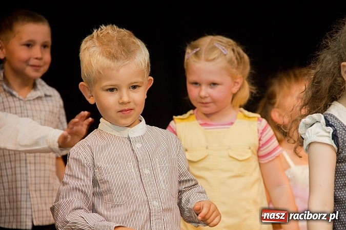 Zdjęcie w galerii na portalu naszraciborz.pl: W MDK-u podsumowali rok szkolny wiadomości z regionu