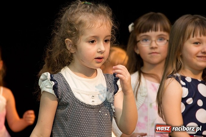 Zdjęcie w galerii na portalu naszraciborz.pl: W MDK-u podsumowali rok szkolny wiadomości z regionu