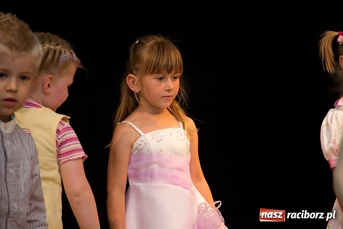 Zdjęcie w galerii na portalu naszraciborz.pl: W MDK-u podsumowali rok szkolny wiadomości z regionu