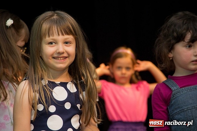 Zdjęcie w galerii na portalu naszraciborz.pl: W MDK-u podsumowali rok szkolny wiadomości z regionu