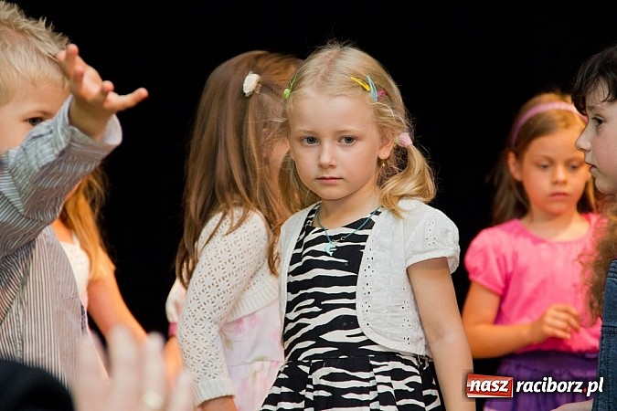 Zdjęcie w galerii na portalu naszraciborz.pl: W MDK-u podsumowali rok szkolny wiadomości z regionu