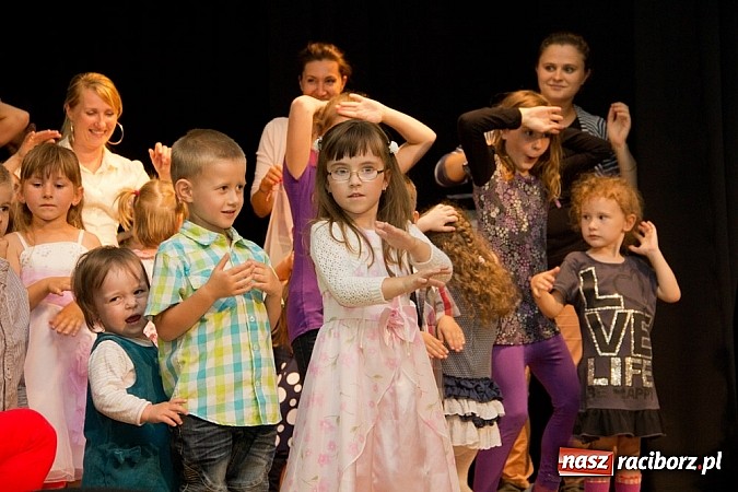 Zdjęcie w galerii na portalu naszraciborz.pl: W MDK-u podsumowali rok szkolny wiadomości z regionu