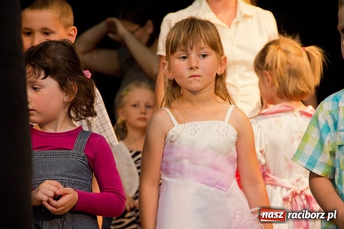 Zdjęcie w galerii na portalu naszraciborz.pl: W MDK-u podsumowali rok szkolny wiadomości z regionu