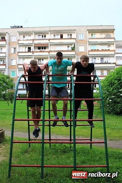 Zdjęcie w galerii na portalu naszraciborz.pl: Młodzi z pasją. Czy w Raciborzu powstanie Street Workout Park? wiadomości z regionu