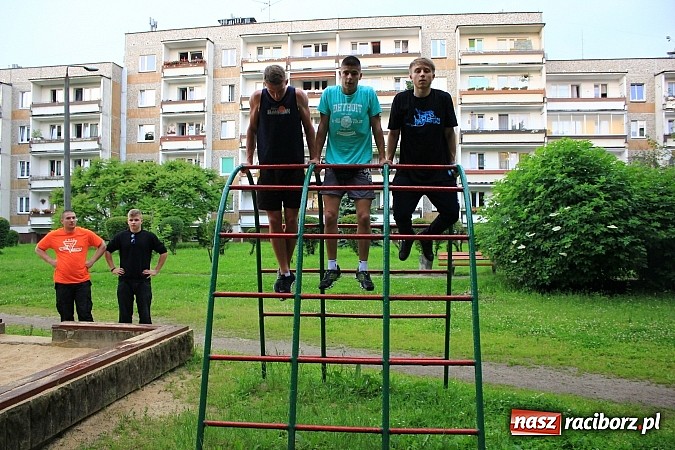 Zdjęcie w galerii na portalu naszraciborz.pl: Młodzi z pasją. Czy w Raciborzu powstanie Street Workout Park? wiadomości z regionu