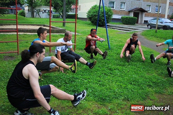 Zdjęcie w galerii na portalu naszraciborz.pl: Młodzi z pasją. Czy w Raciborzu powstanie Street Workout Park? wiadomości z regionu