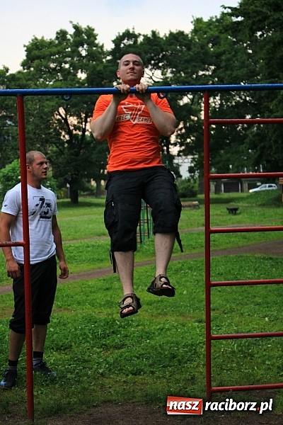Zdjęcie w galerii na portalu naszraciborz.pl: Młodzi z pasją. Czy w Raciborzu powstanie Street Workout Park? wiadomości z regionu