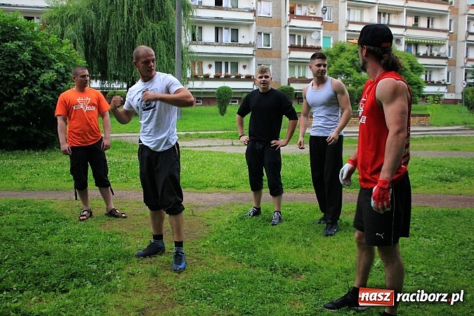 Zdjęcie w galerii na portalu naszraciborz.pl: Młodzi z pasją. Czy w Raciborzu powstanie Street Workout Park? wiadomości z regionu