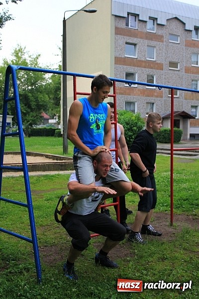 Zdjęcie w galerii na portalu naszraciborz.pl: Młodzi z pasją. Czy w Raciborzu powstanie Street Workout Park? wiadomości z regionu