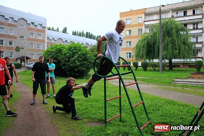 Zdjęcie w galerii na portalu naszraciborz.pl: Młodzi z pasją. Czy w Raciborzu powstanie Street Workout Park? wiadomości z regionu