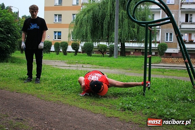 Zdjęcie w galerii na portalu naszraciborz.pl: Młodzi z pasją. Czy w Raciborzu powstanie Street Workout Park? wiadomości z regionu