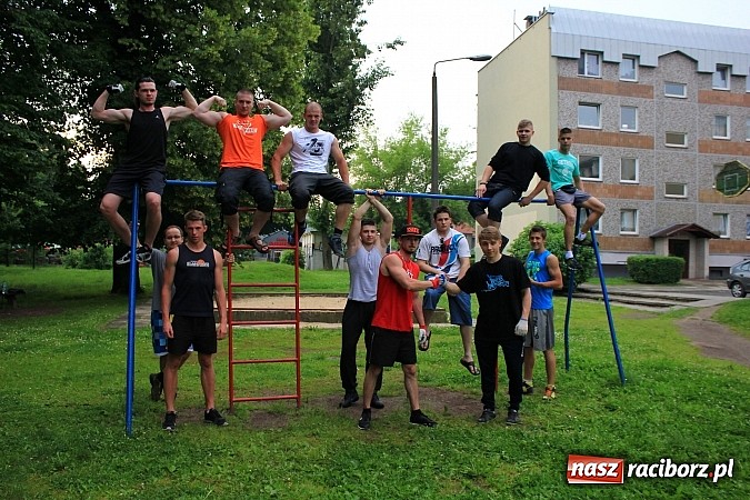 Zdjęcie w galerii na portalu naszraciborz.pl: Młodzi z pasją. Czy w Raciborzu powstanie Street Workout Park? wiadomości z regionu