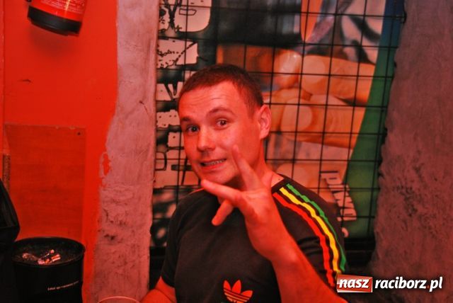 Zdjęcie w galerii na portalu naszraciborz.pl: Magiel towarzyski wiadomości z regionu