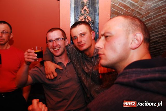 Zdjęcie w galerii na portalu naszraciborz.pl: Magiel towarzyski wiadomości z regionu