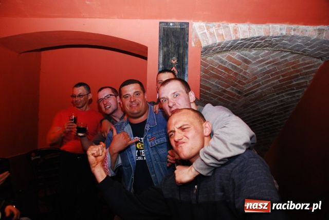 Zdjęcie w galerii na portalu naszraciborz.pl: Magiel towarzyski wiadomości z regionu